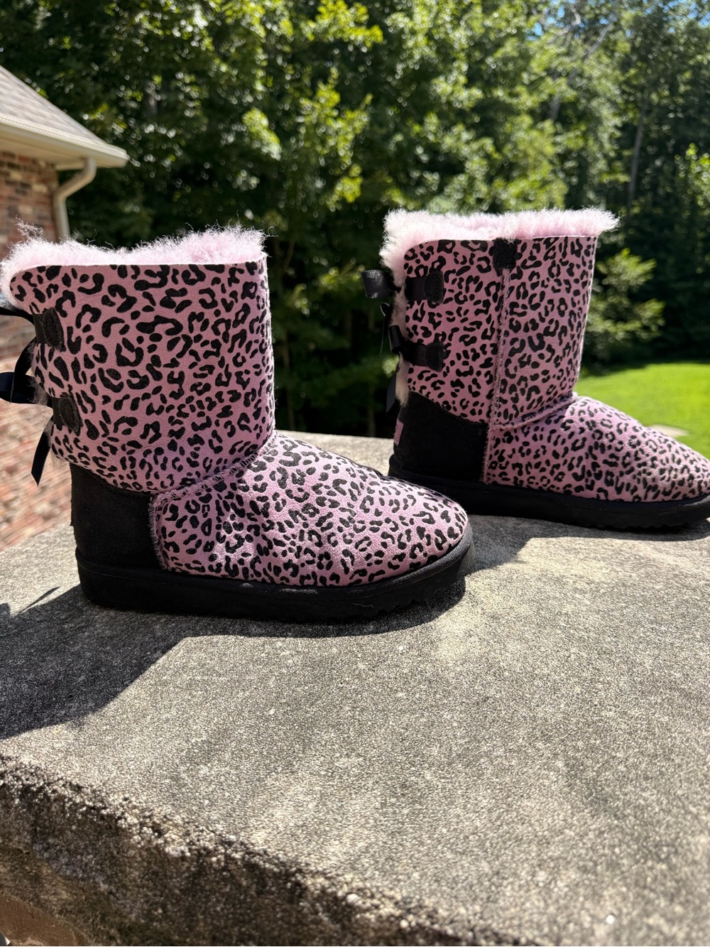 UGG Australia Purple Leopard Print Boots Bows Sz 4 Shearling Lined Y2K Statement - Picture 5 of 6